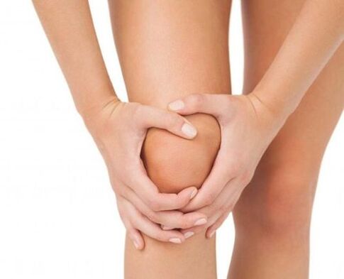 болка во коленото поради артритис